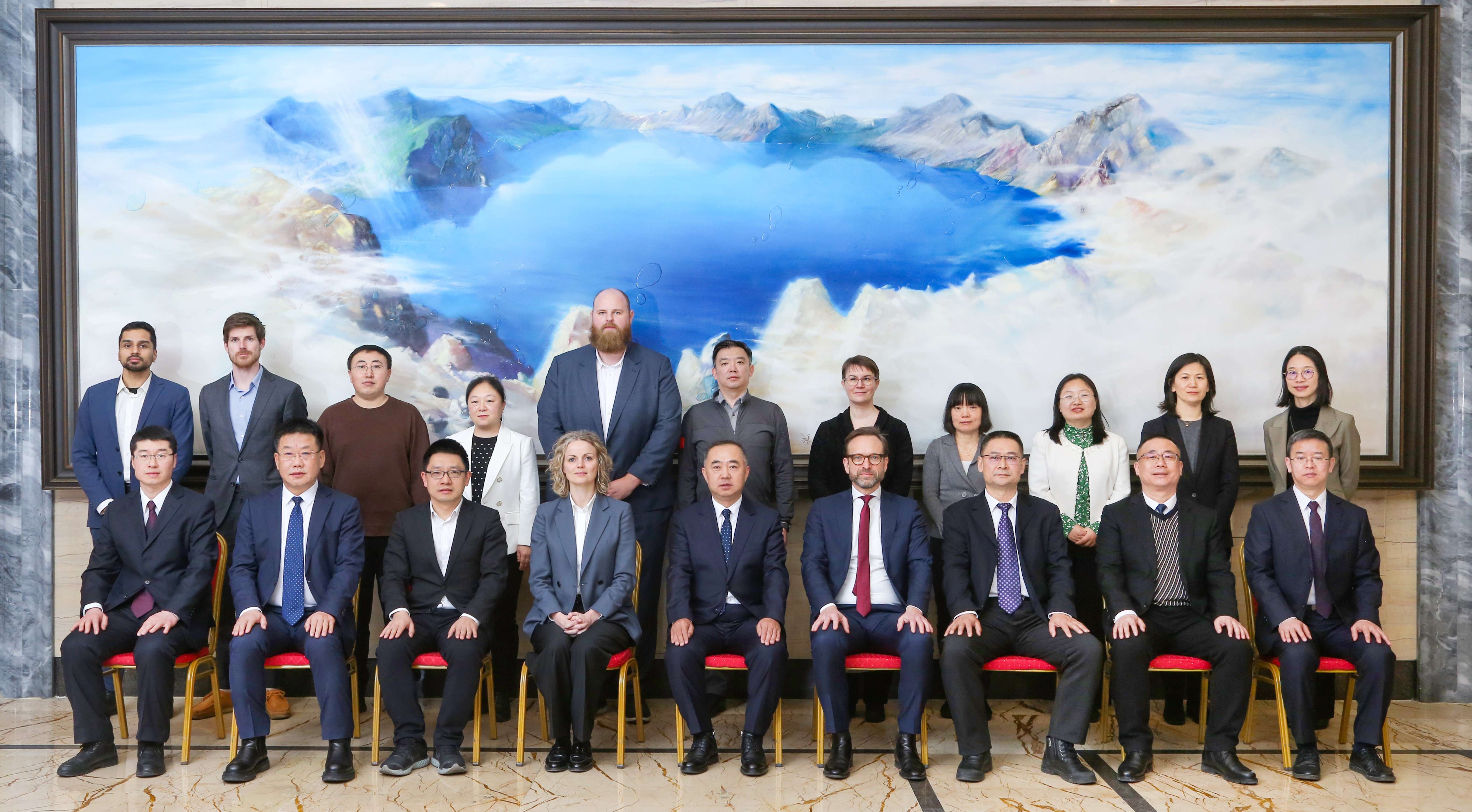 中国-丹麦低碳供热规划交流会暨试点城市建设合作签约仪式在鹤壁、白山成功举行